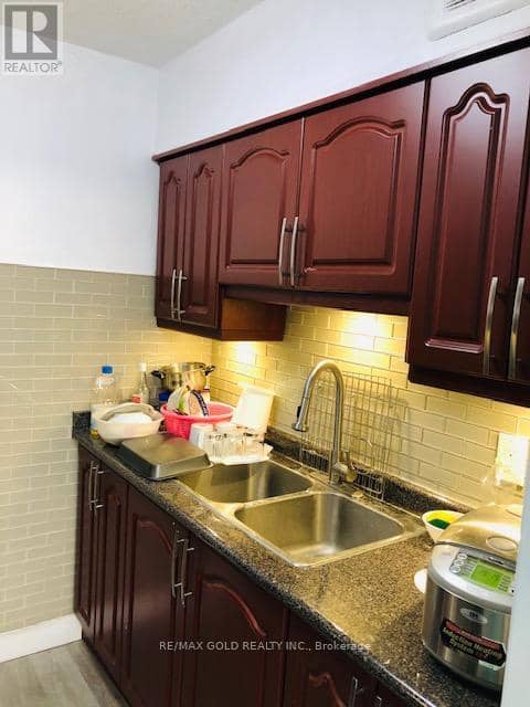814 - 50 Lotherton Parkway — photo 3 of 17