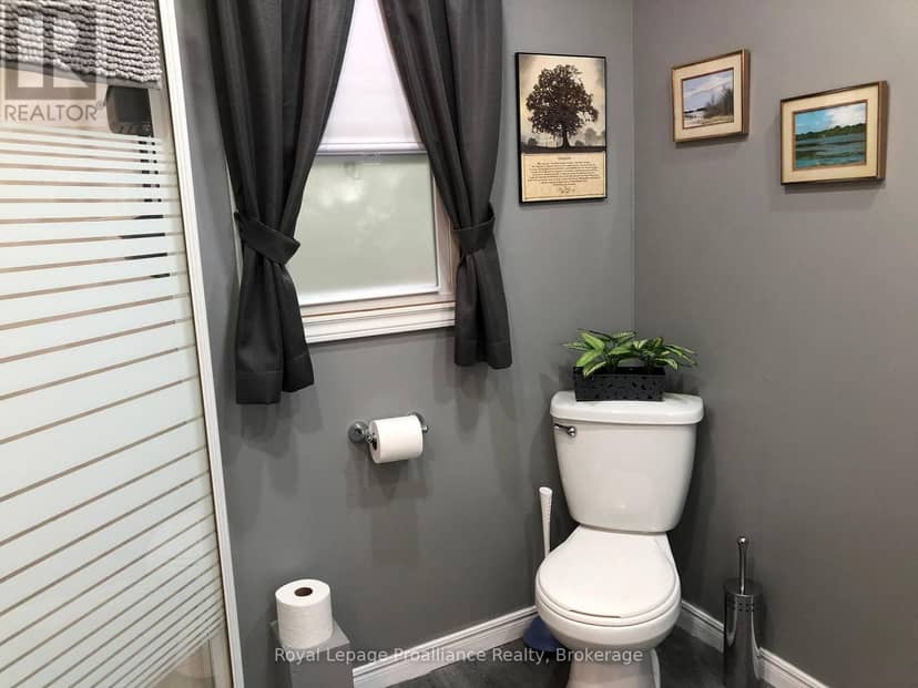 328 South Shores Road — photo 4 of 12