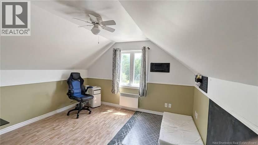 879 Bd des Acadiens — photo 11 of 13