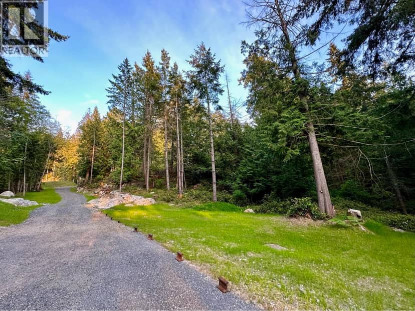 831 WINDJAMMER ROAD, Bowen Island, photo 2