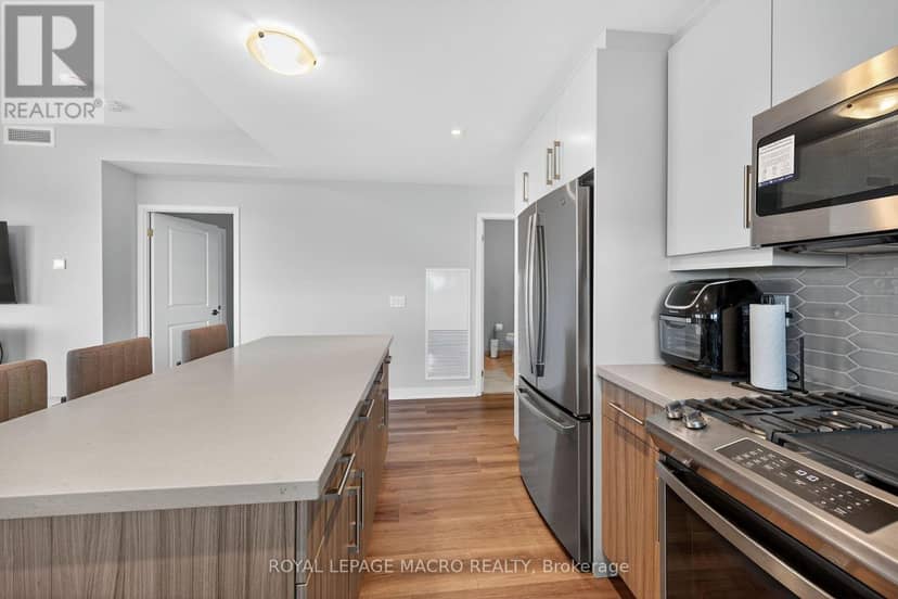 1707 - 2007 James Street — photo 12 of 40