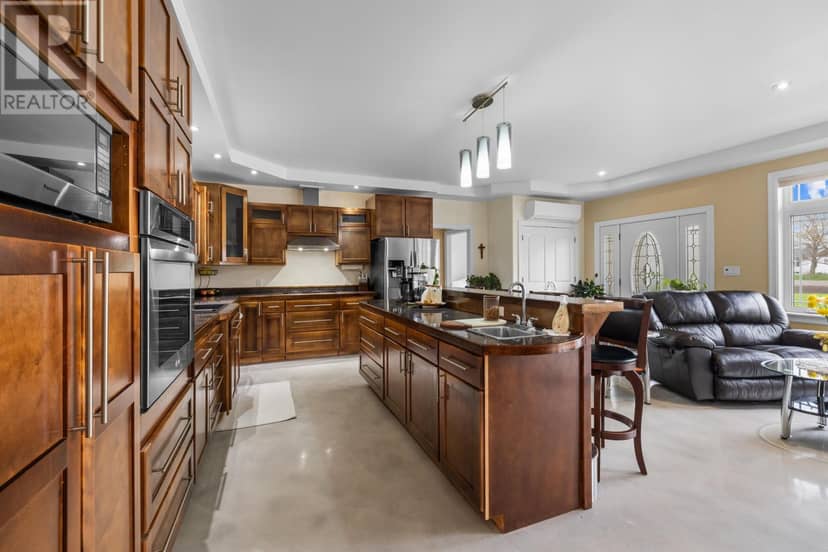 835 Rustico Road — photo 11 of 40