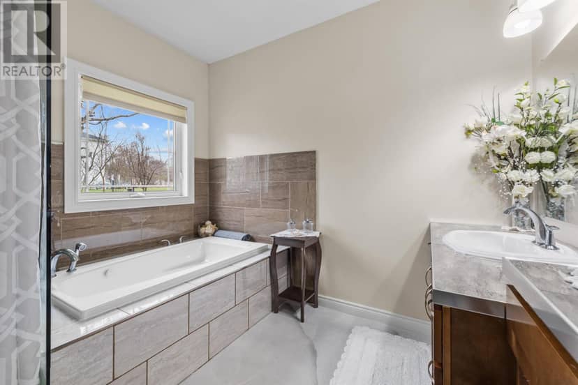 835 Rustico Road — photo 22 of 40