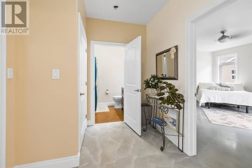 835 Rustico Road — photo 25 of 40