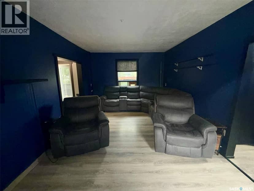 211 Martin STREET — photo 3 of 35