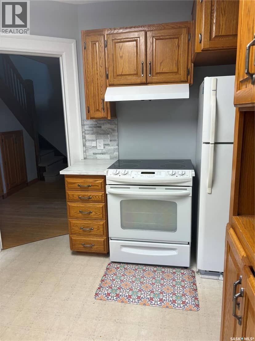 51 Tupper AVENUE — photo 4 of 40