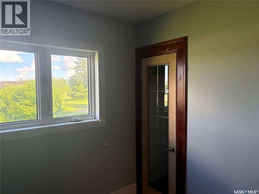 51 Tupper AVENUE — photo 10 of 40