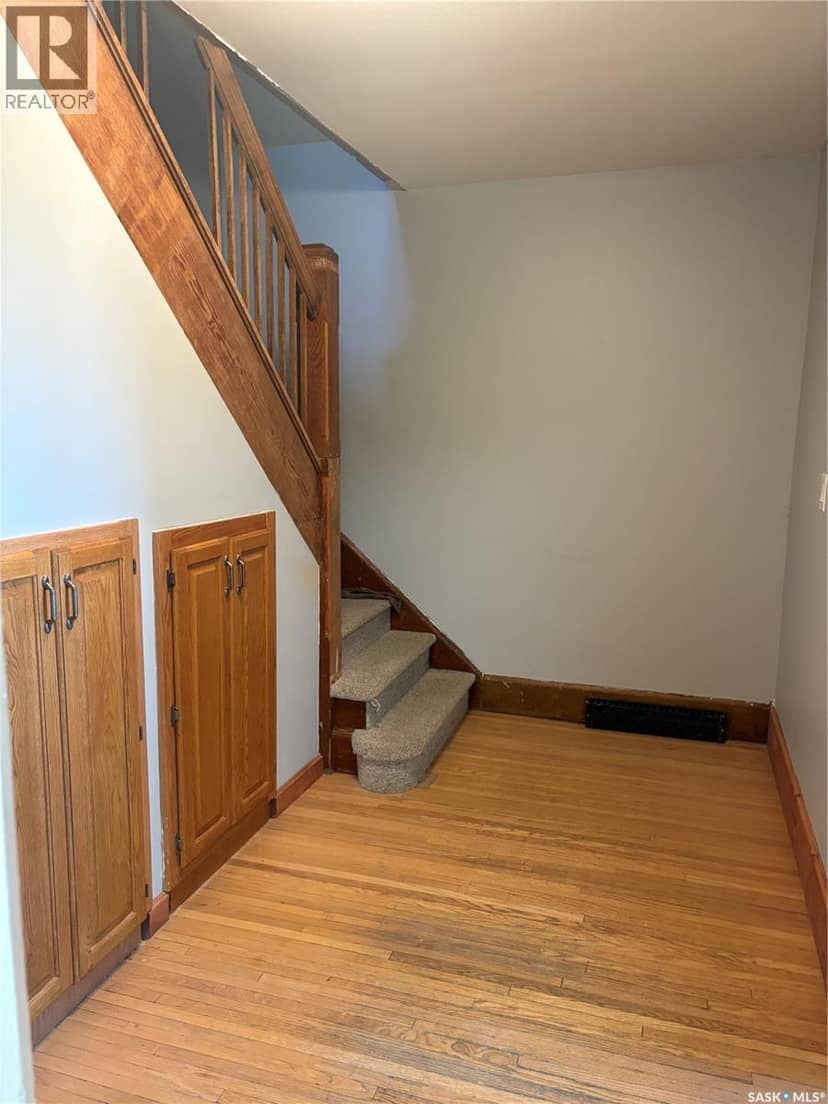 51 Tupper AVENUE — photo 16 of 40