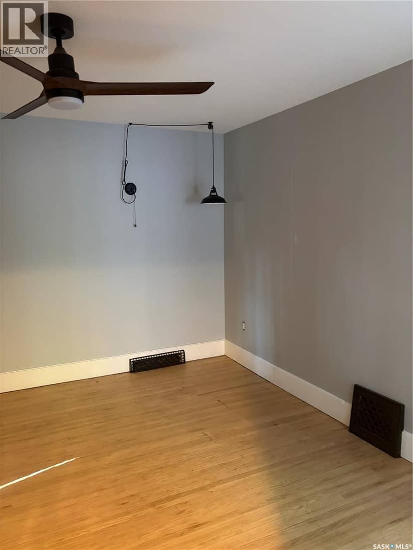 51 Tupper AVENUE — photo 7 of 40