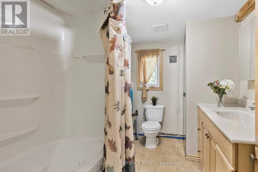 10 Simcoe Road — photo 13 of 24