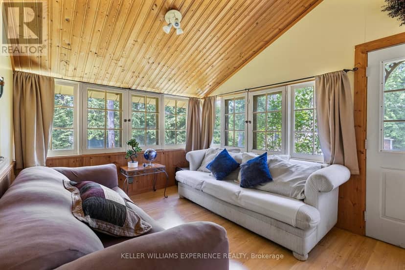 10 Simcoe Road — photo 6 of 24