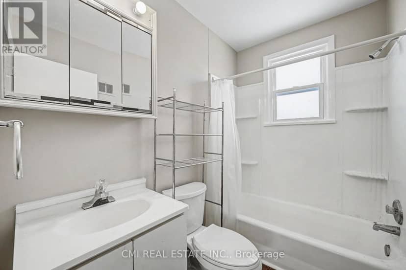 68 Queen Street S — photo 27 of 40