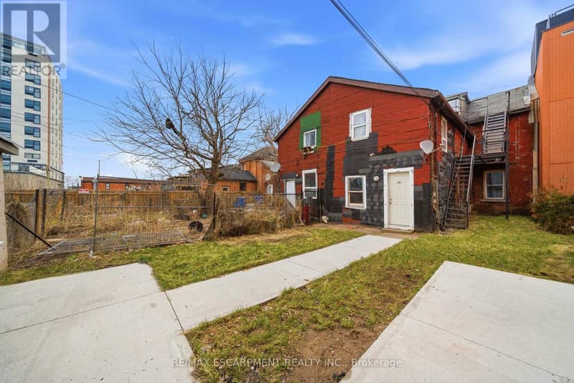 133-135 Wellington Street — photo 10 of 25