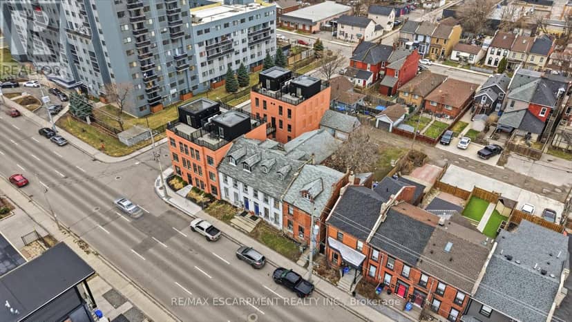133-135 Wellington Street — photo 13 of 25