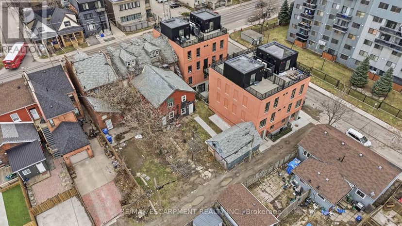 133-135 Wellington Street — photo 15 of 25