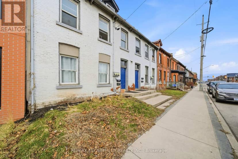133-135 Wellington Street — photo 4 of 25