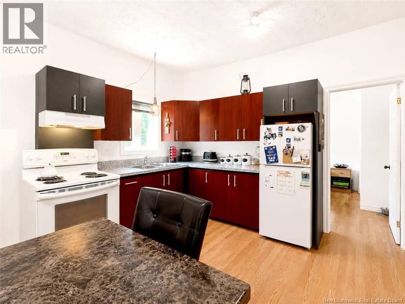 340 Ave Du Tré Carré — photo 23 of 40