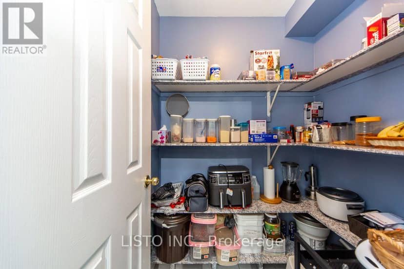 46 - 7115 Rexwood Road — photo 18 of 40