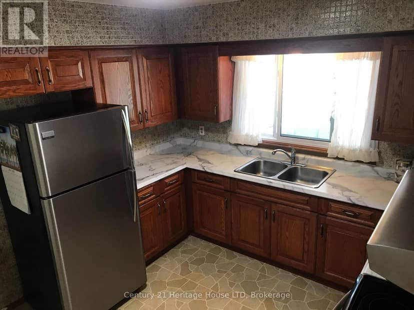 938 Ferndale Avenue — photo 7 of 27