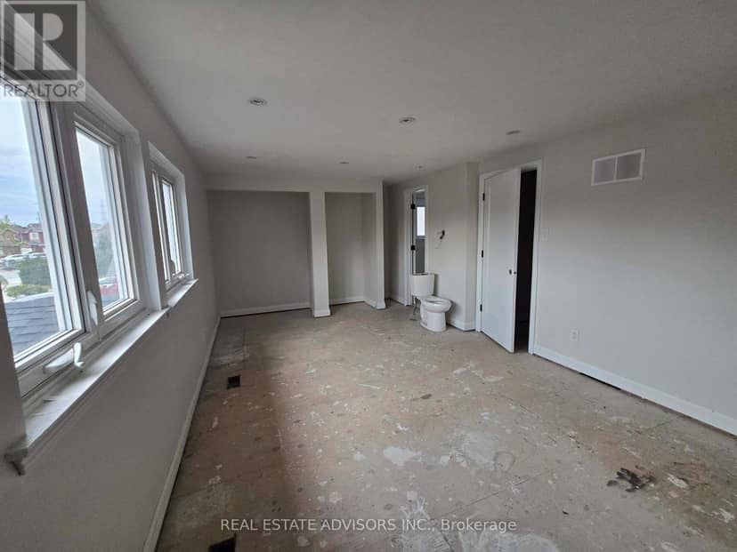 238 Braymore Boulevard — photo 10 of 20