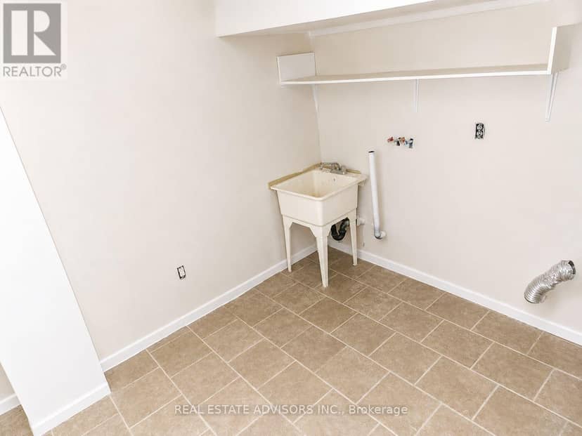 238 Braymore Boulevard — photo 17 of 20