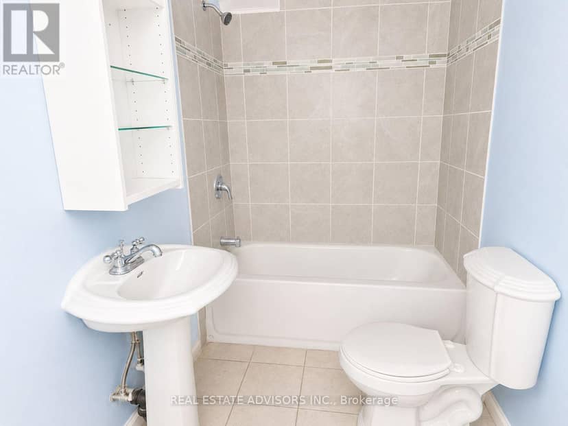 238 Braymore Boulevard — photo 18 of 20