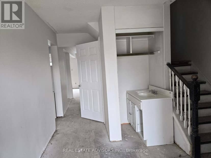 238 Braymore Boulevard, Toronto, photo 3