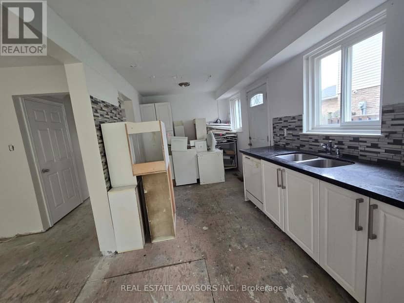 238 Braymore Boulevard, Toronto, photo 6