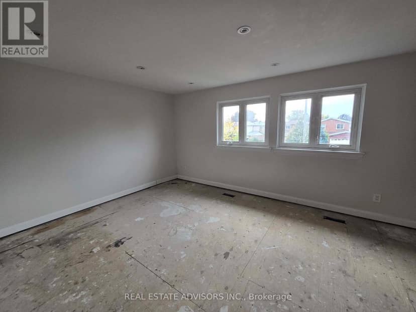 238 Braymore Boulevard — photo 9 of 20