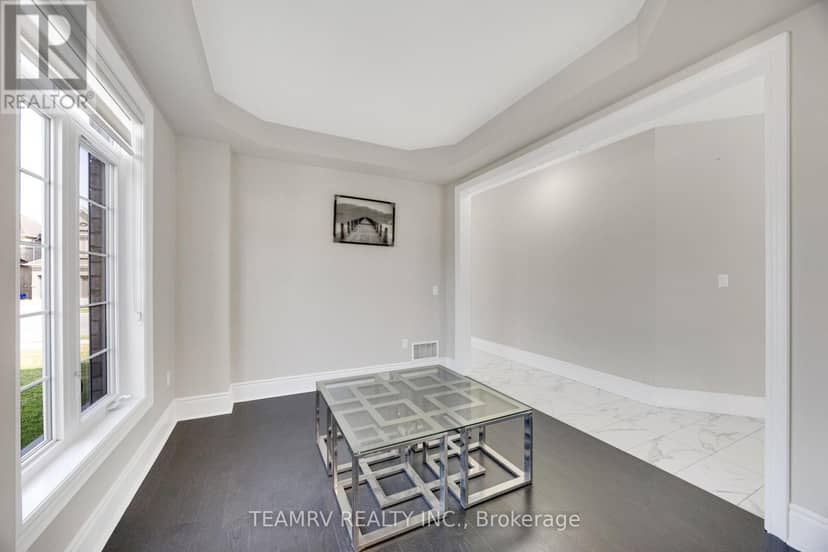 1161 Upper Thames Drive — photo 11 of 40