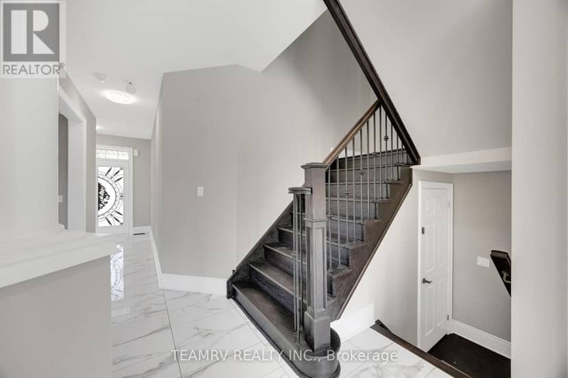 1161 Upper Thames Drive — photo 12 of 40