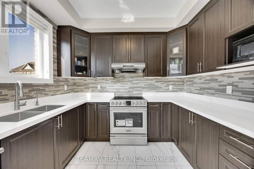 1161 Upper Thames Drive — photo 17 of 40