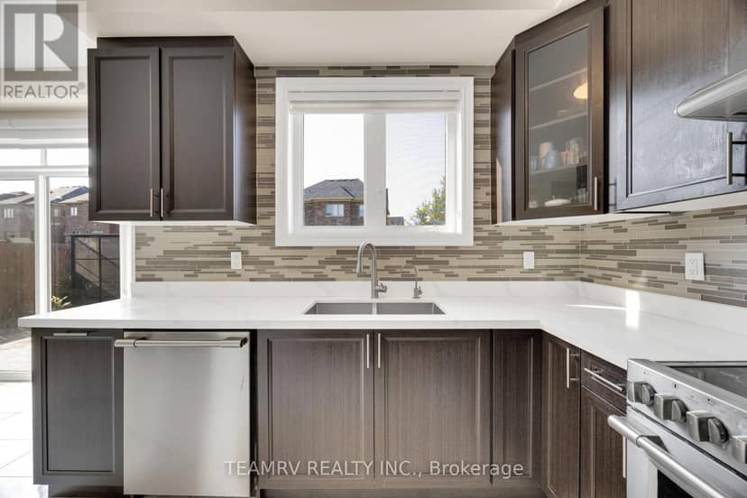 1161 Upper Thames Drive — photo 18 of 40