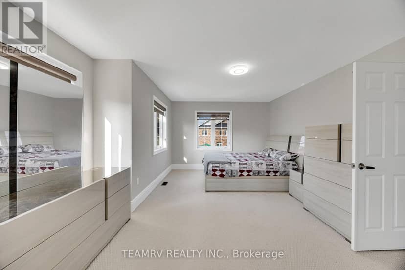 1161 Upper Thames Drive — photo 27 of 40