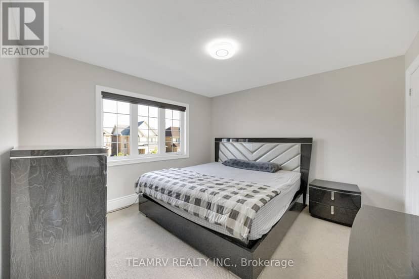 1161 Upper Thames Drive — photo 35 of 40