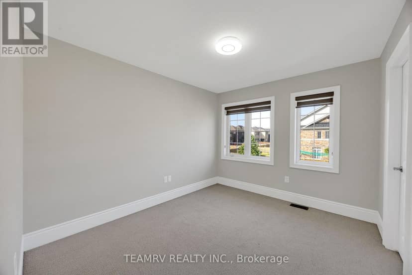1161 Upper Thames Drive — photo 37 of 40