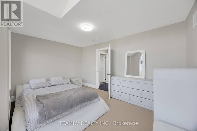 1161 Upper Thames Drive — photo 40 of 40