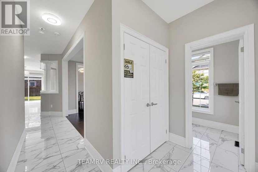 1161 Upper Thames Drive — photo 7 of 40