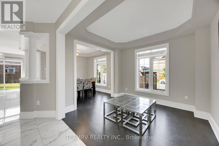 1161 Upper Thames Drive — photo 9 of 40