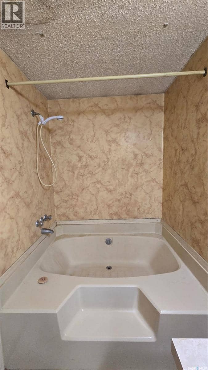 720 Beharrel STREET — photo 10 of 18