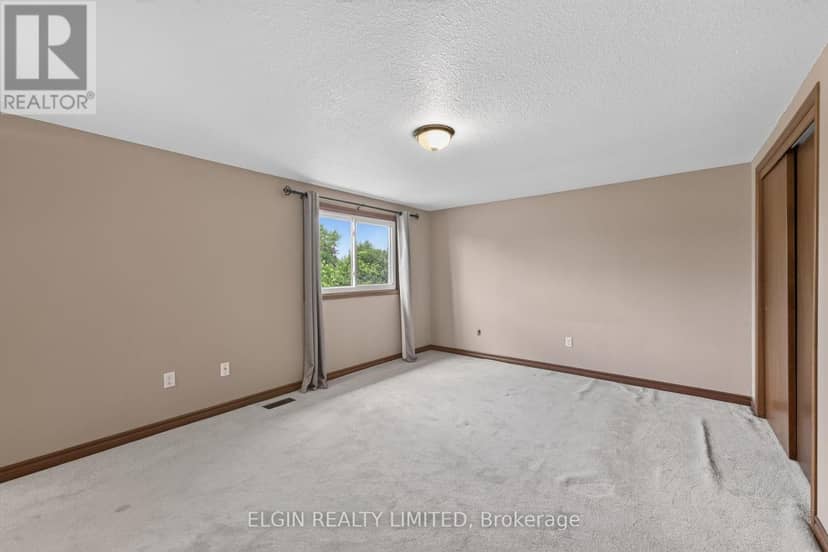 41 Luton Crescent — photo 26 of 40