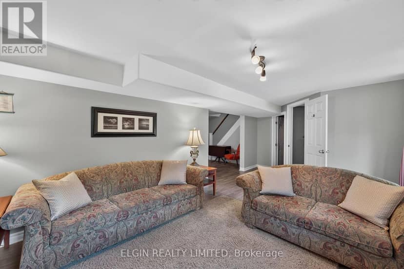 41 Luton Crescent — photo 38 of 40