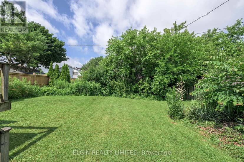 41 Luton Crescent — photo 5 of 40