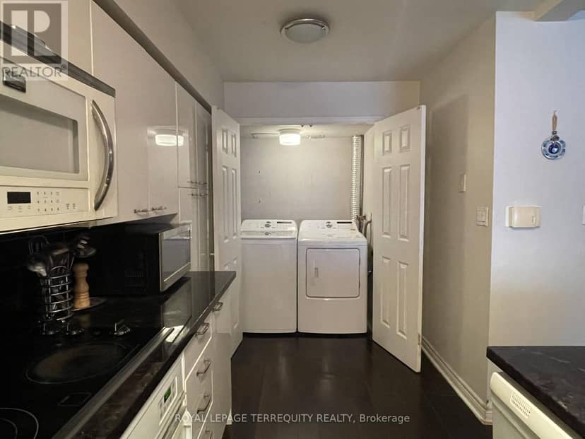 1009 - 30 Greenfield Avenue — photo 5 of 40