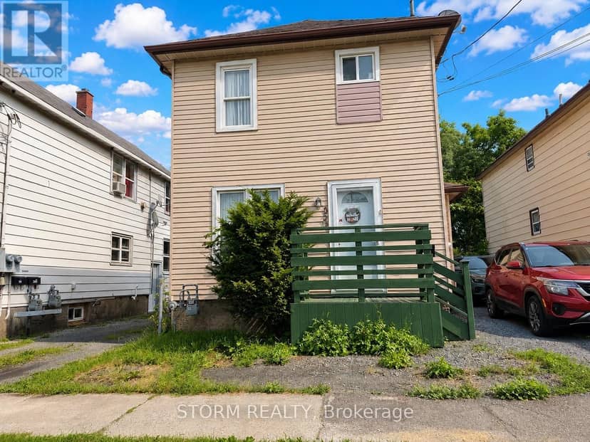 456 4th Street W — photo 4 of 31