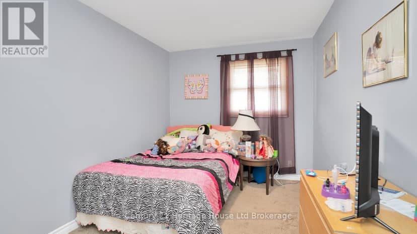 117 Wonham Street S — photo 15 of 40