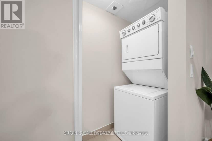 229 - 701 Sheppard Avenue W — photo 33 of 40