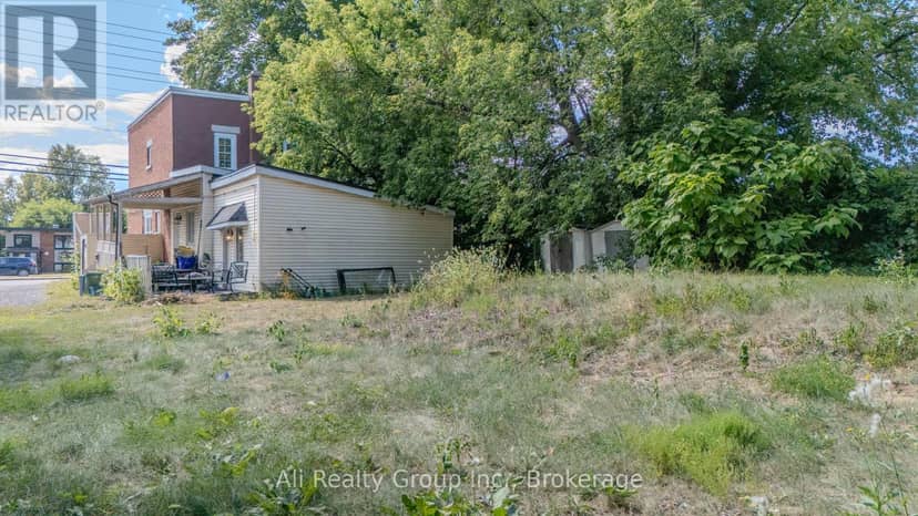 713 St Laurent Boulevard — photo 13 of 14