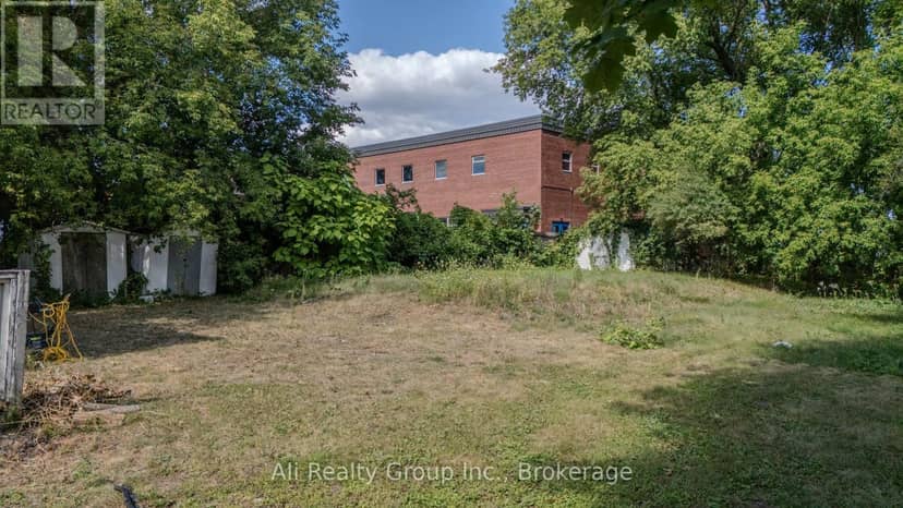 713 St Laurent Boulevard — photo 14 of 14