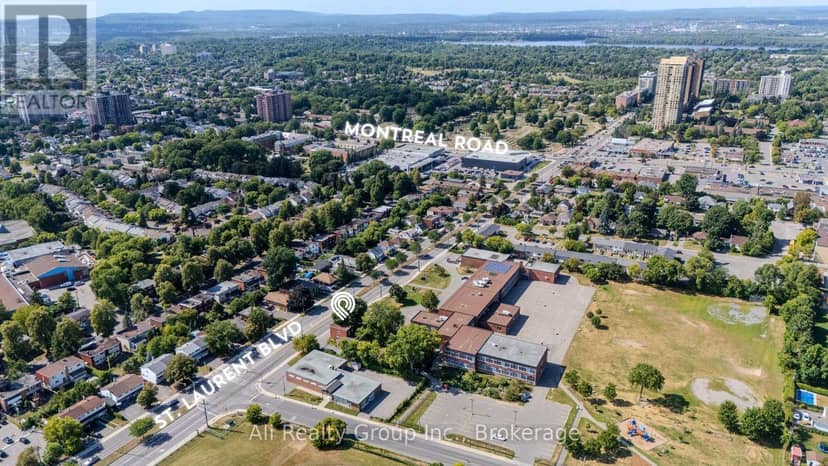 713 St Laurent Boulevard, Ottawa, photo 2